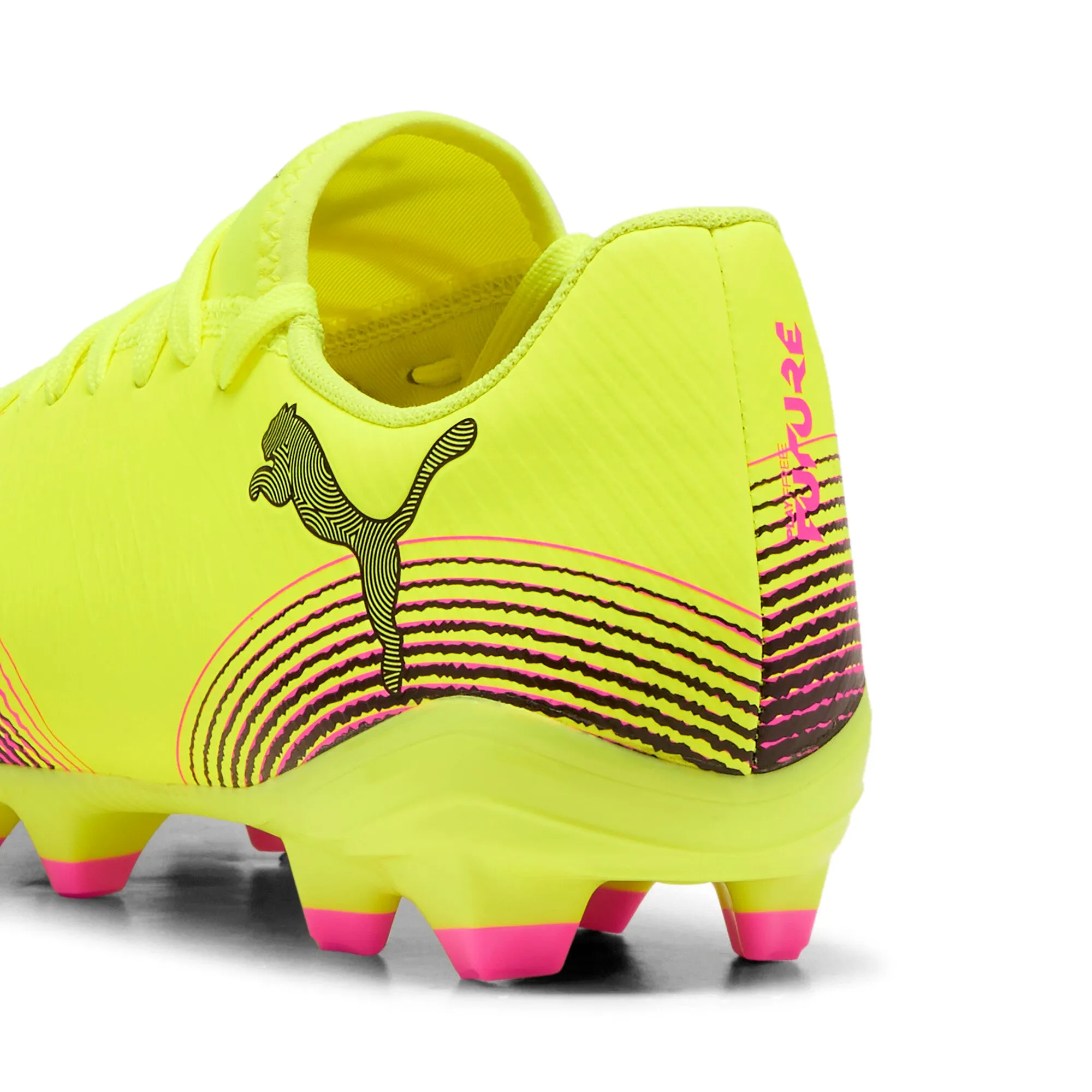 PUMA Women's FUTURE 8 PLAY FG/AG Football Boots Women